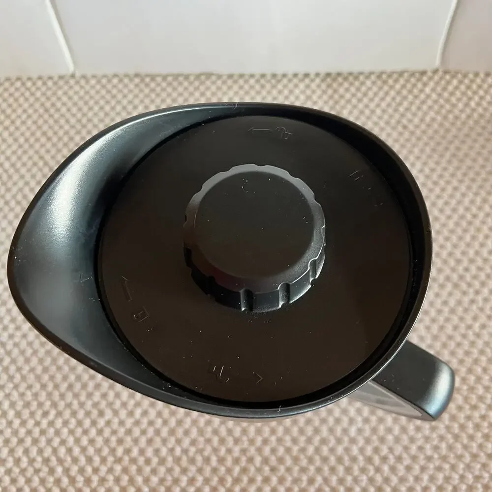 NutriBullet RX NB-301S Cup Pouring Pitcher Rubber Lid Top Cover Spout